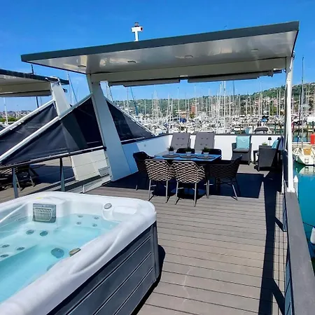 Floating Sea House Seaesta Villa Portoroz Exterior photo