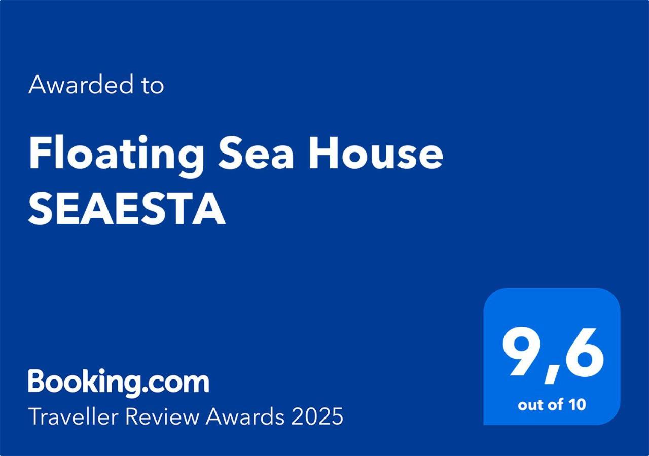 Holiday home Floating Sea House Seaesta